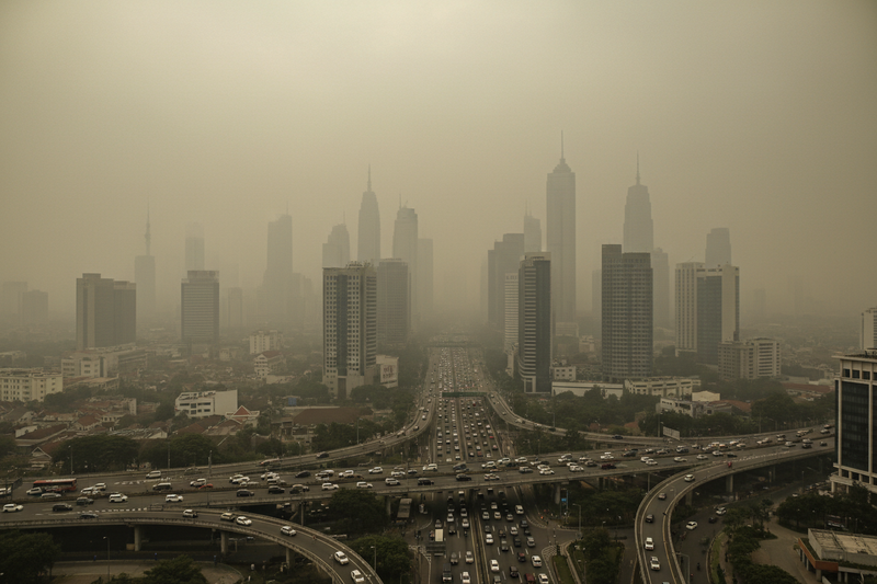 Motorcycle Helmet Air Pollution: Why Your Vents Are Part of the Problem